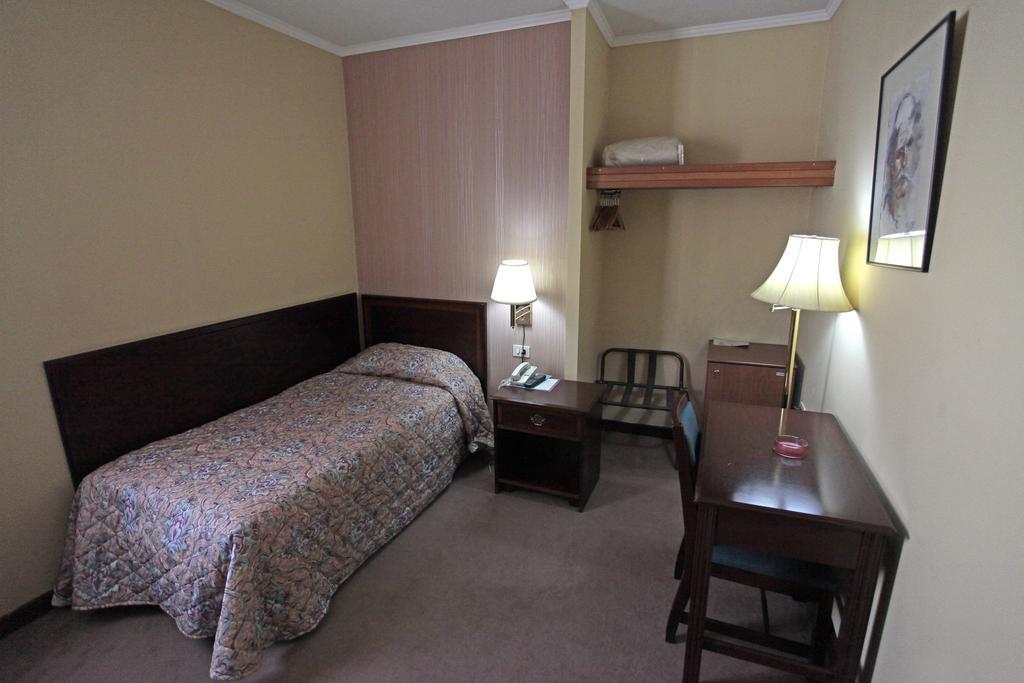 Hotel Regency Korce Bagian luar foto