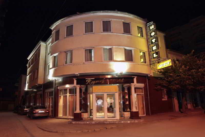Hotel Regency Korce Bagian luar foto