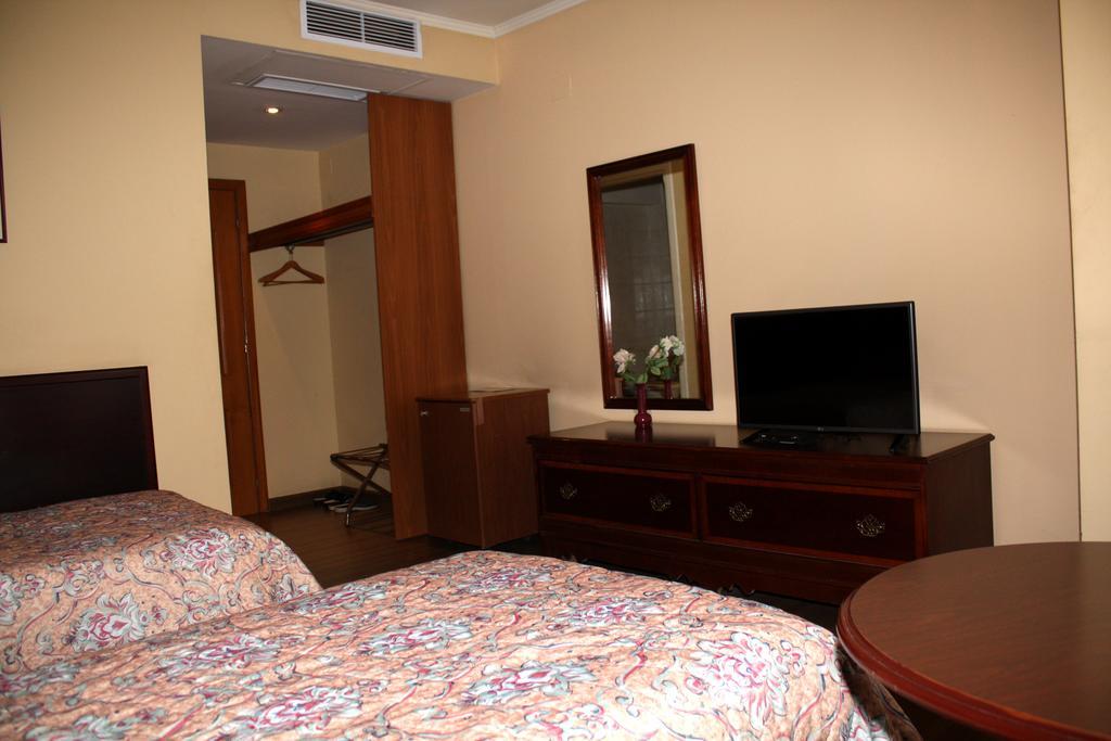 Hotel Regency Korce Bagian luar foto