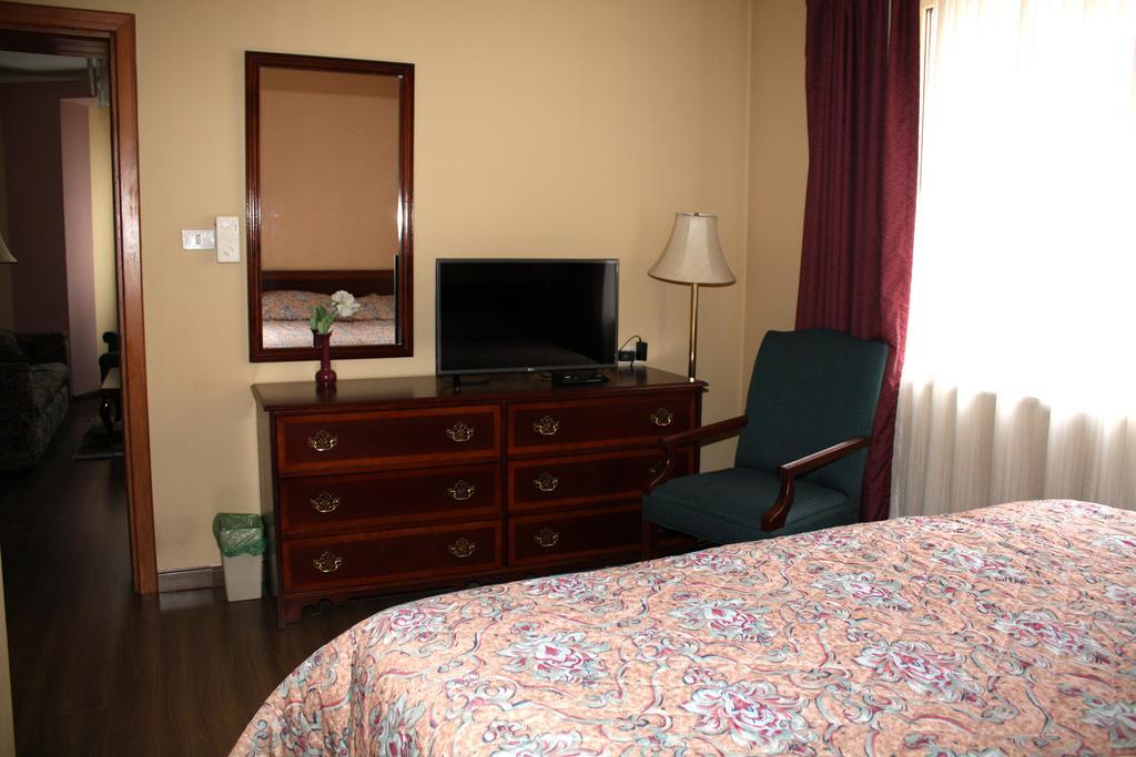 Hotel Regency Korce Bagian luar foto