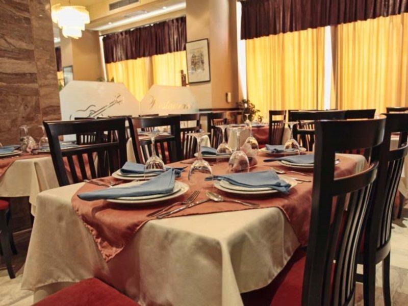 Hotel Regency Korce Bagian luar foto