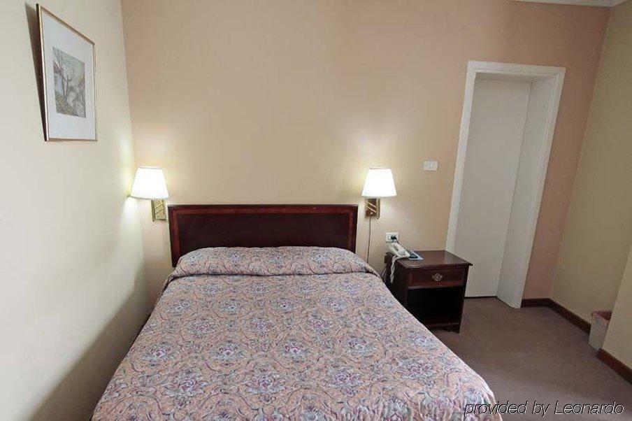 Hotel Regency Korce Bagian luar foto
